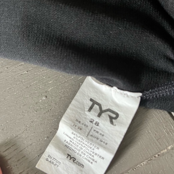 TYR - one piece swim suit - Picture 4 of 4